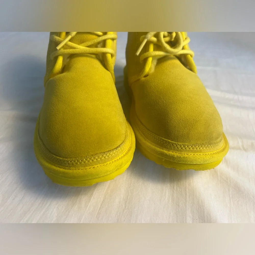 Pre Owned UGG Neumel II Big Kids Boots - Canary Yellow (Size US 4)